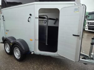 44 Remolque Humbur Xanthos 2700