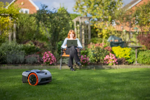 Robot Cortacésped sin cables perimetrales Segway Navimow Serie i 105E